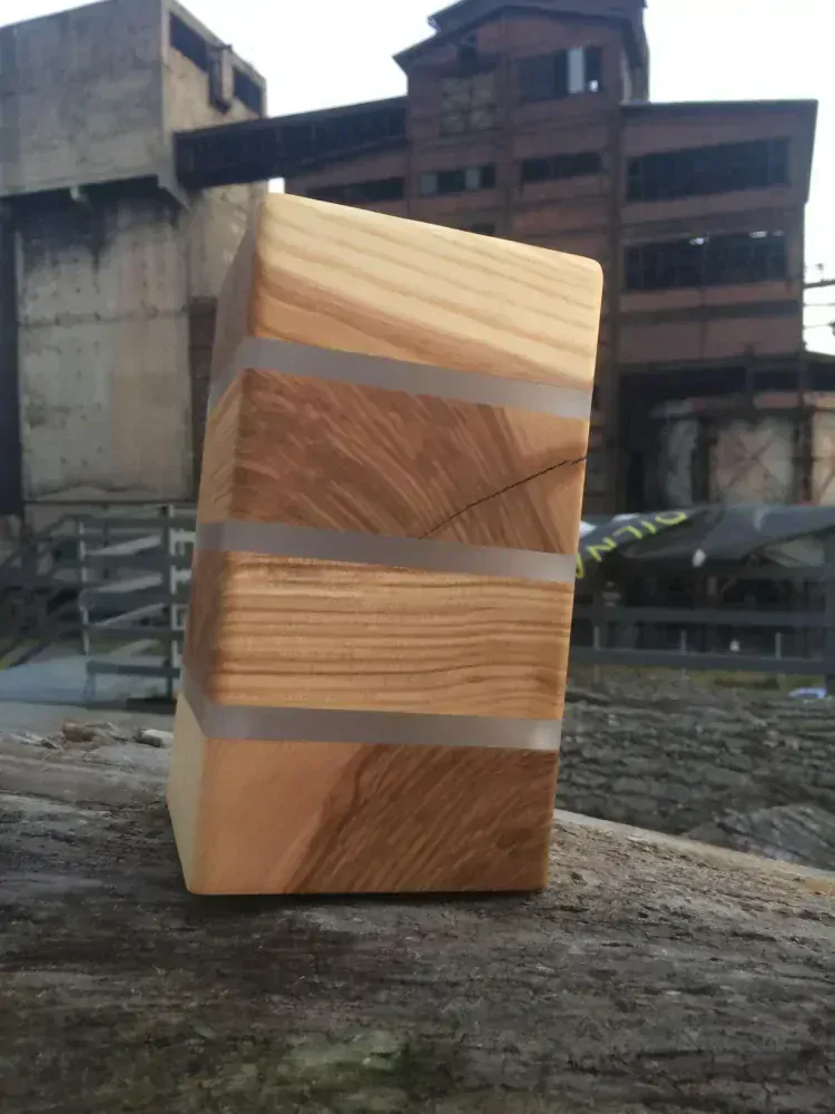 Fajna lampa z Jasanu třísegmentová hřejivě bílá